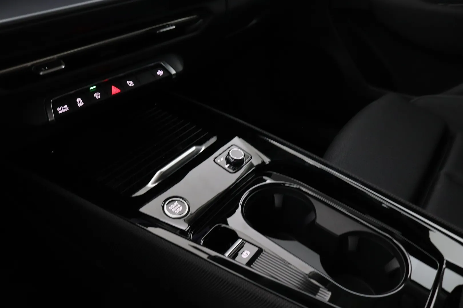 Audi Q3 FTF-624 carousel image
