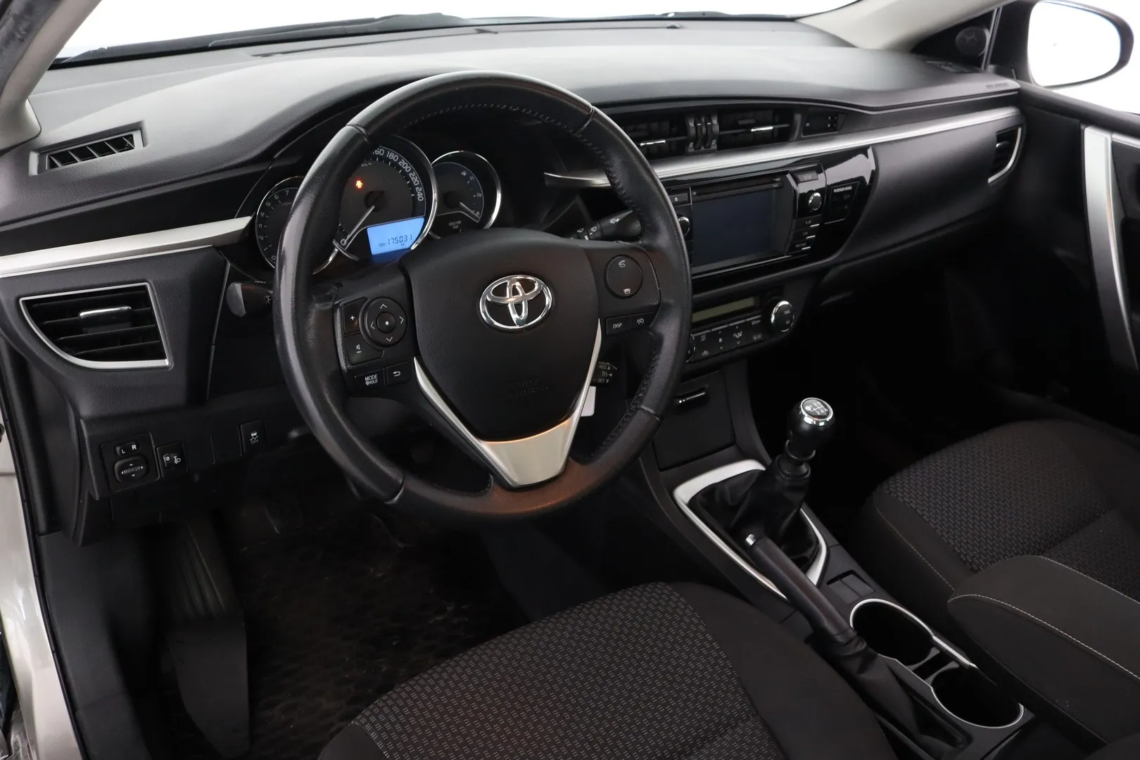 Toyota Corolla NJL-919 carousel image