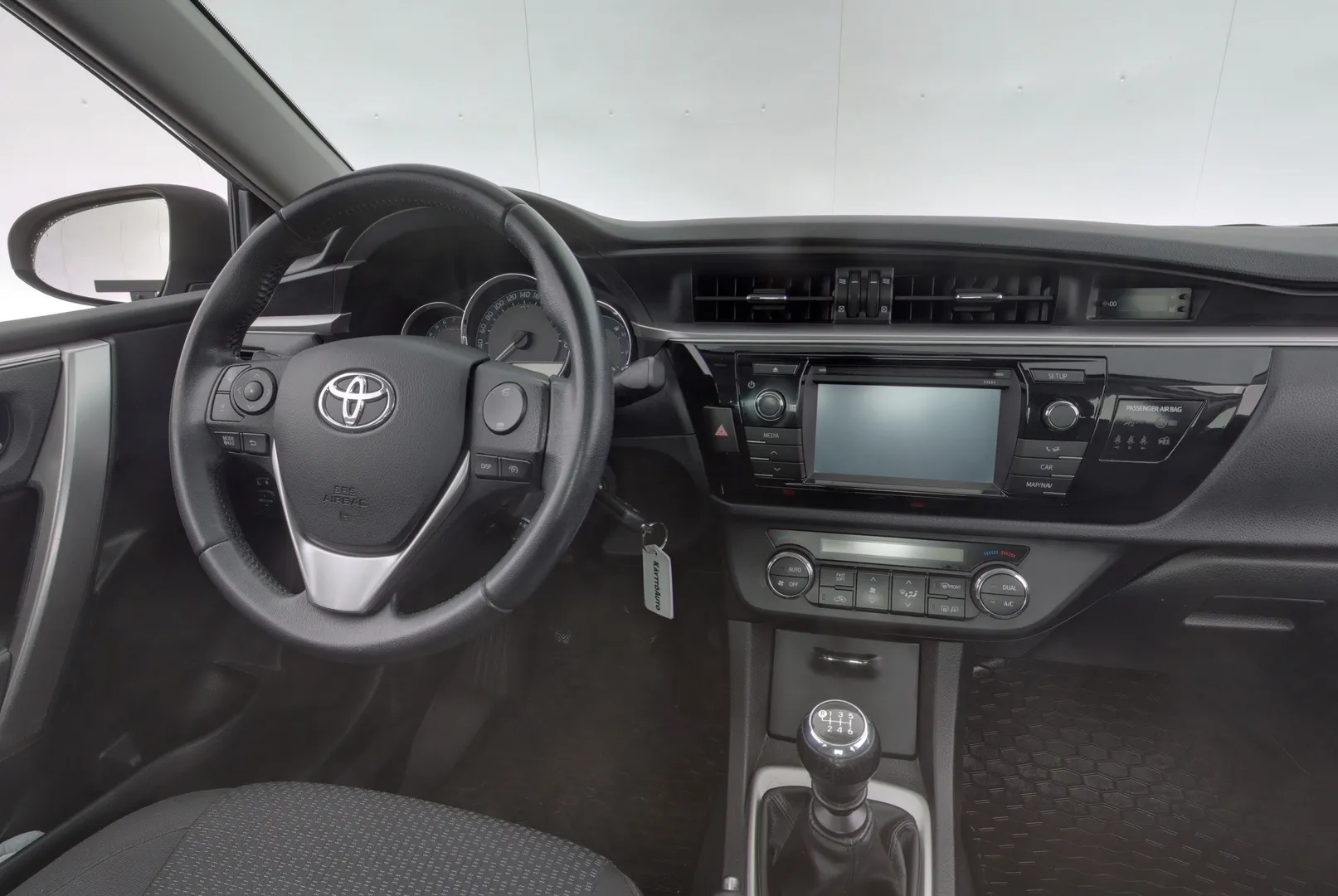 Toyota Corolla NJL-919 carousel image