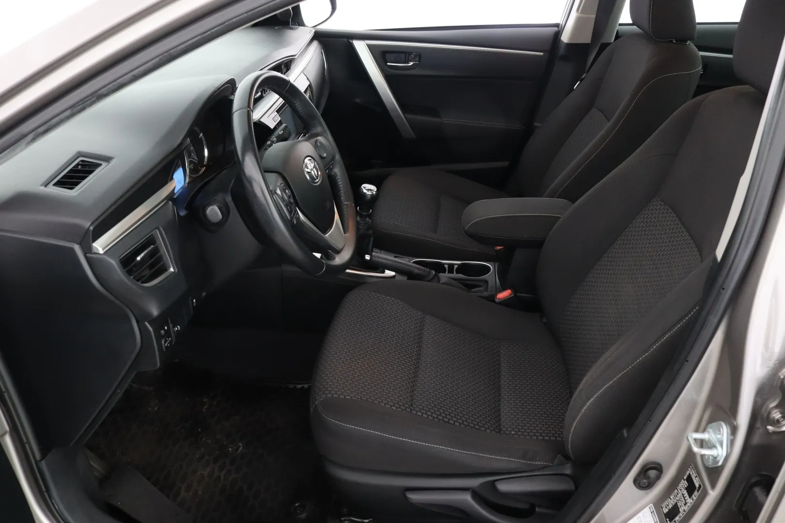 Toyota Corolla NJL-919 carousel image