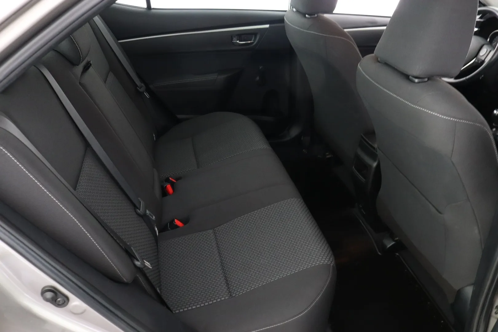 Toyota Corolla NJL-919 carousel image