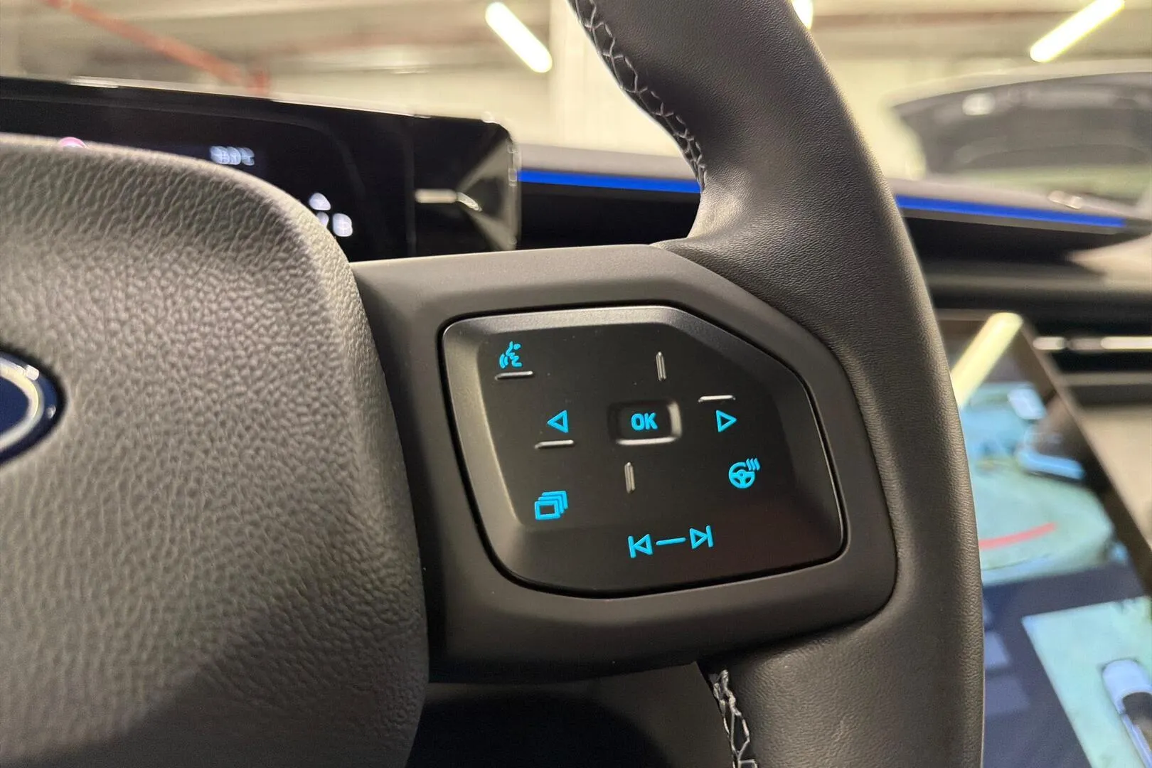 FORD EXPLORER MSO-485 carousel image