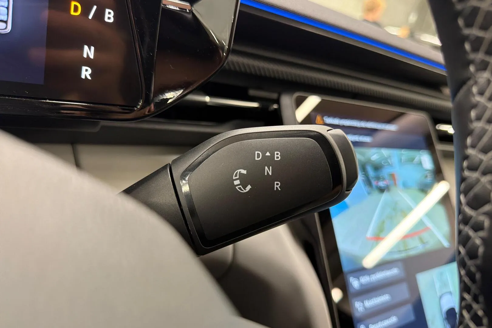 FORD EXPLORER FTE-326 carousel image