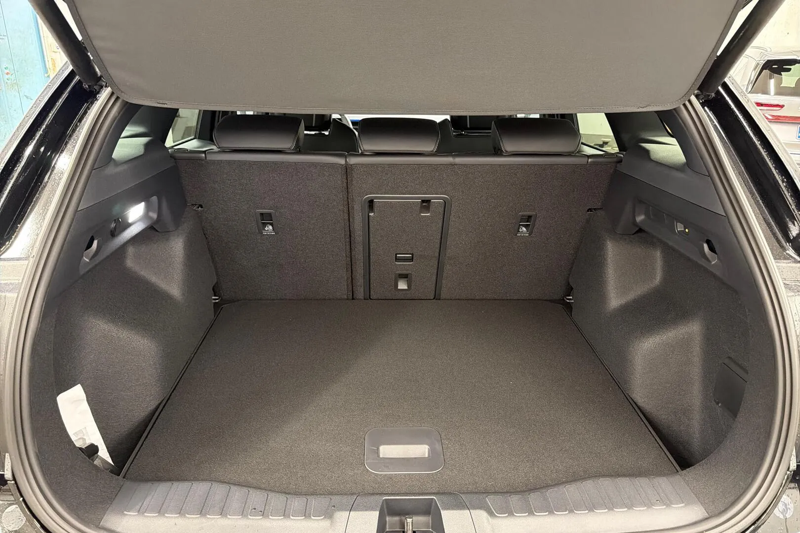 FORD EXPLORER FTE-326 carousel image