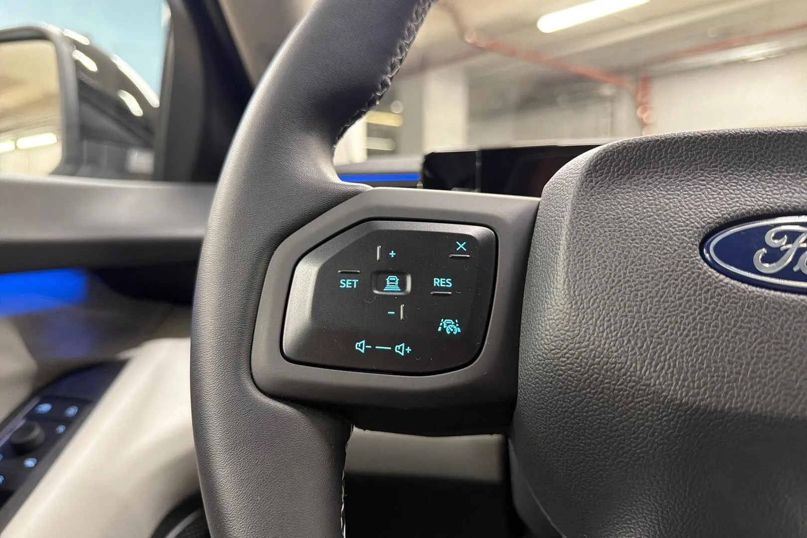 FORD EXPLORER FTE-344 carousel image