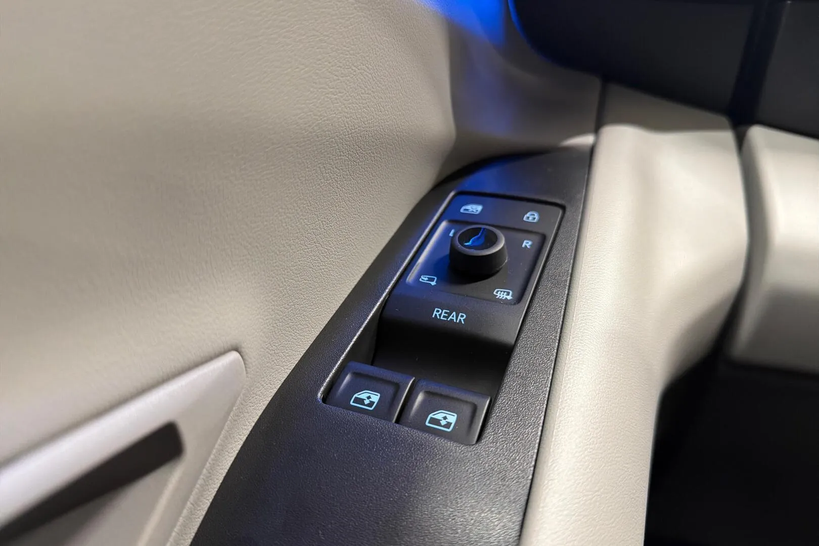 FORD EXPLORER FTE-344 carousel image