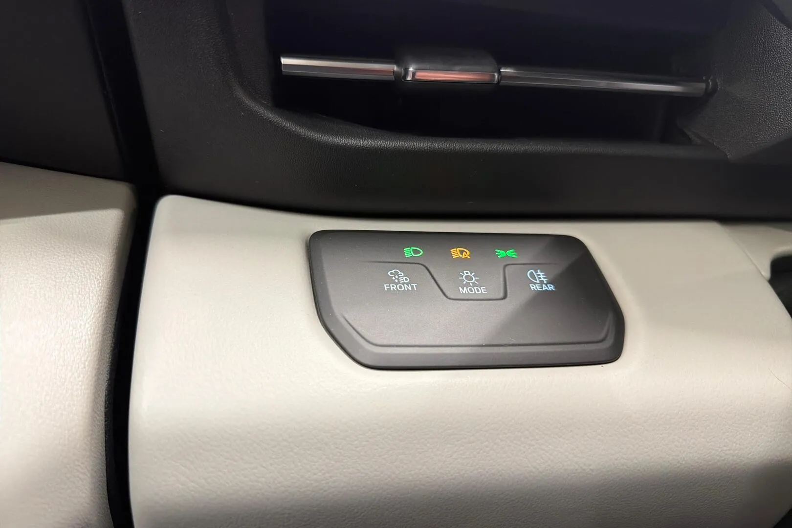 FORD EXPLORER FTE-344 carousel image