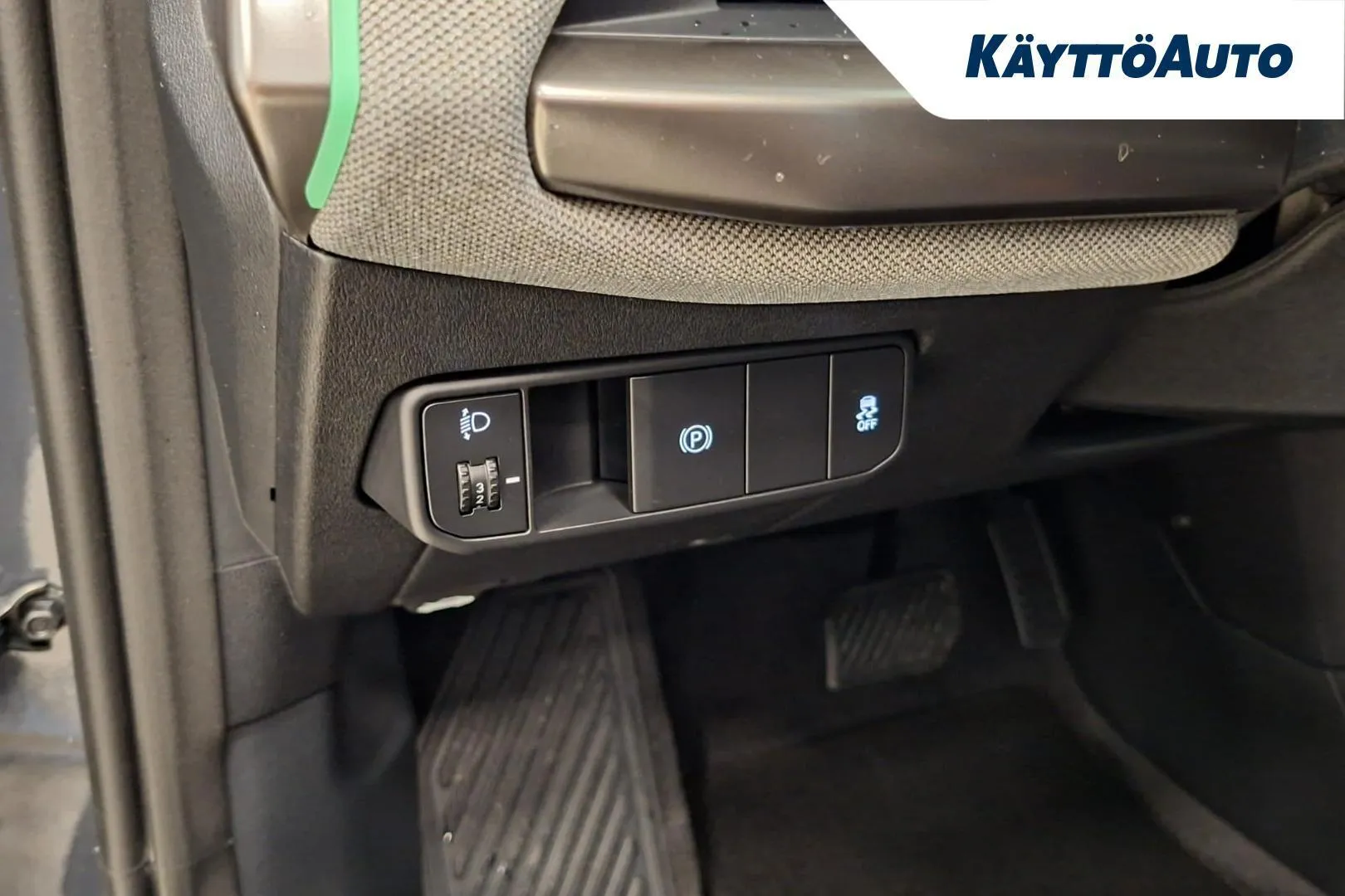 Kia EV4 FTG-635 carousel image