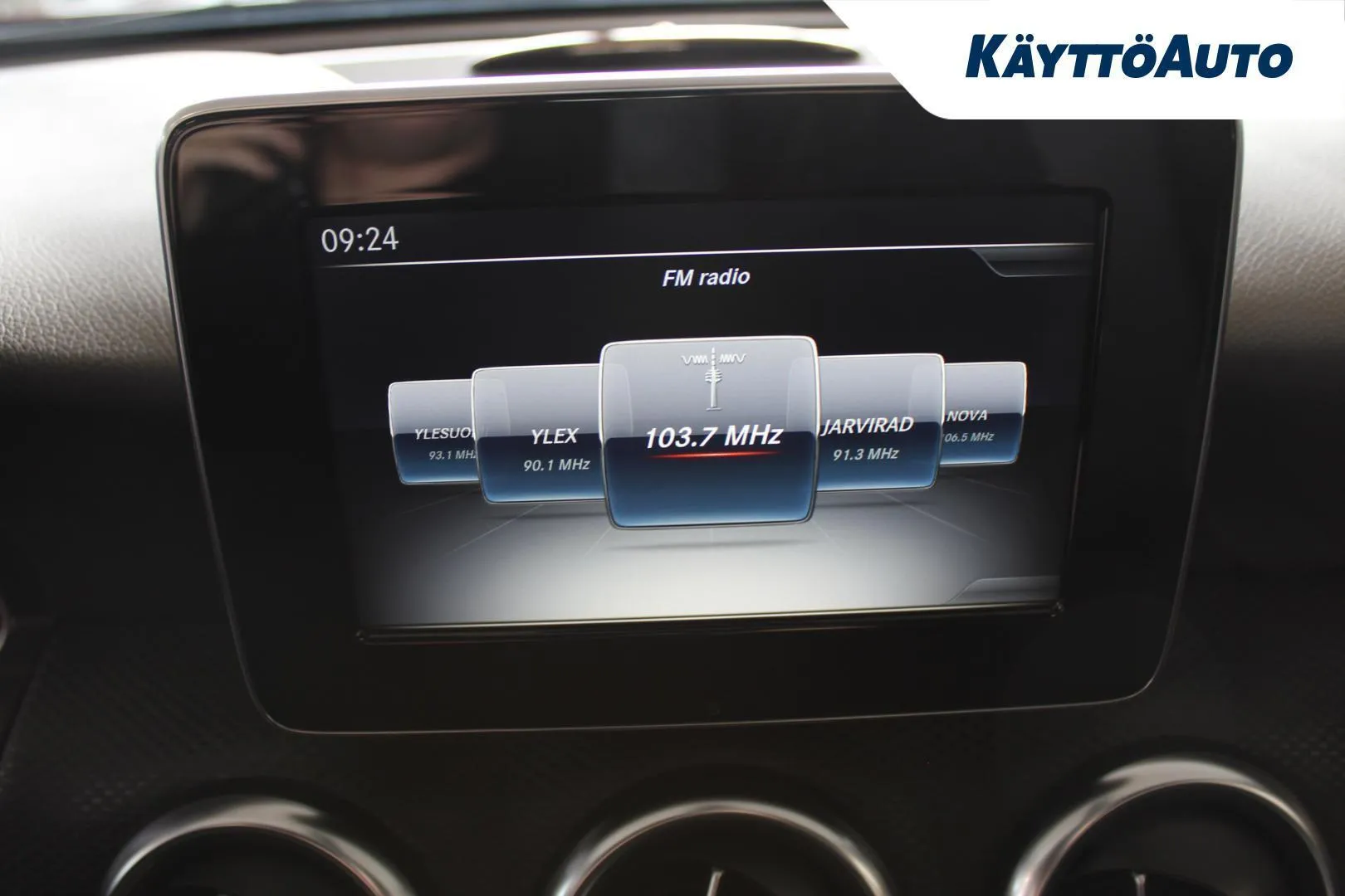 Mercedes-Benz A ZKP-975 carousel image