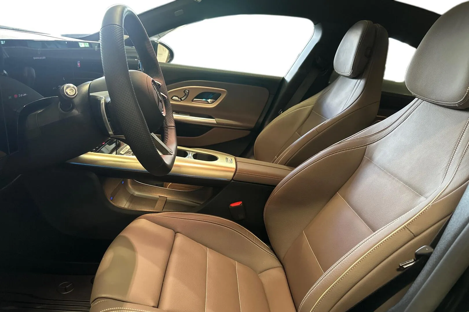 Mercedes-Benz CLA SZX-939 carousel image