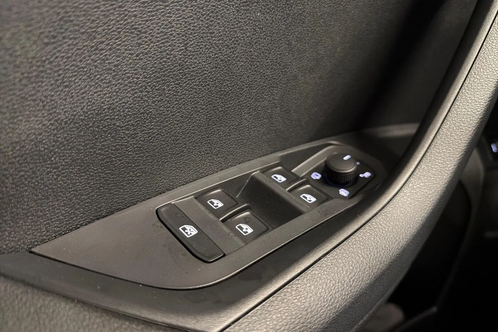 Skoda Karoq FTE-127 carousel image