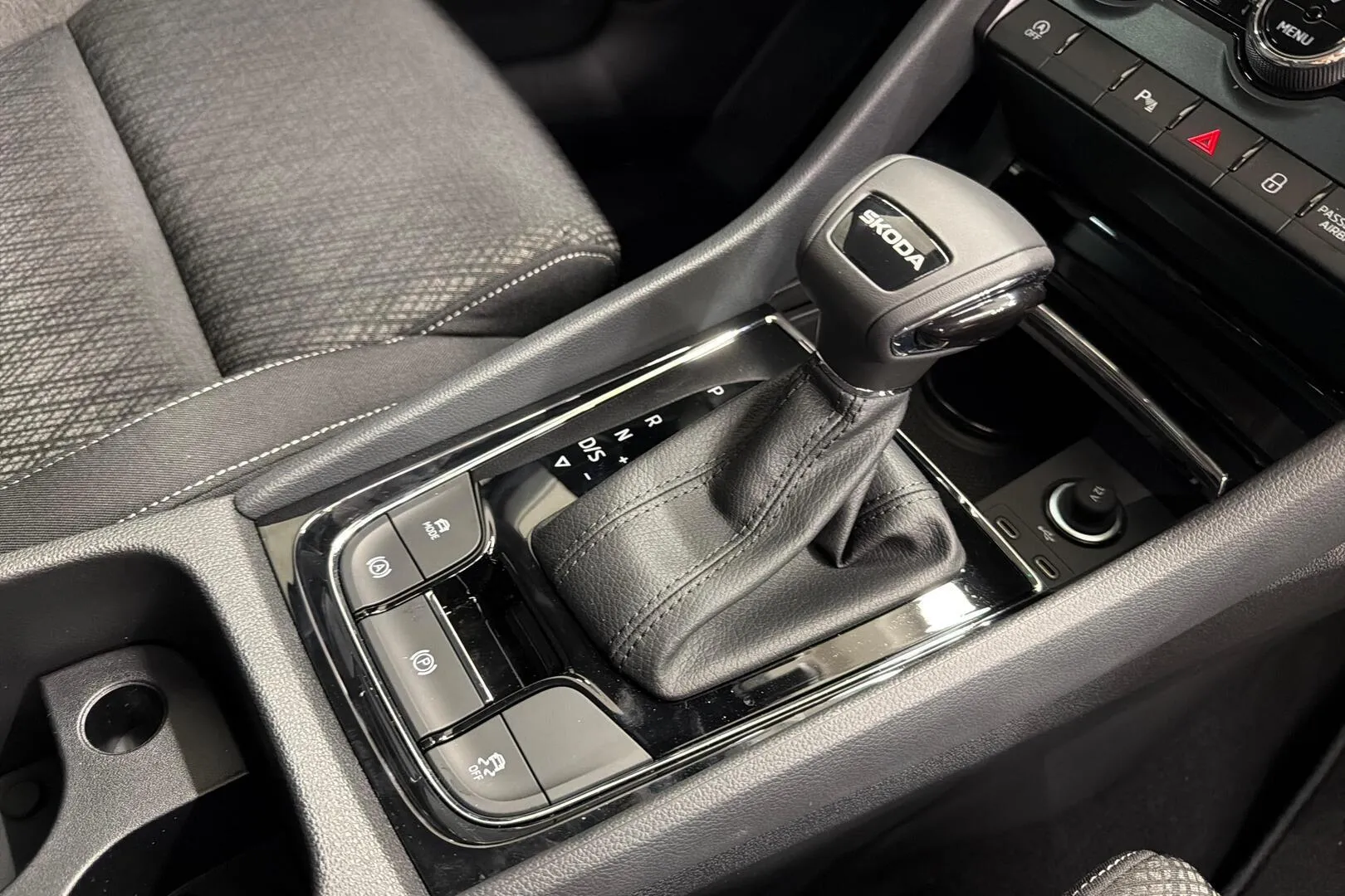Skoda Karoq FTE-127 carousel image