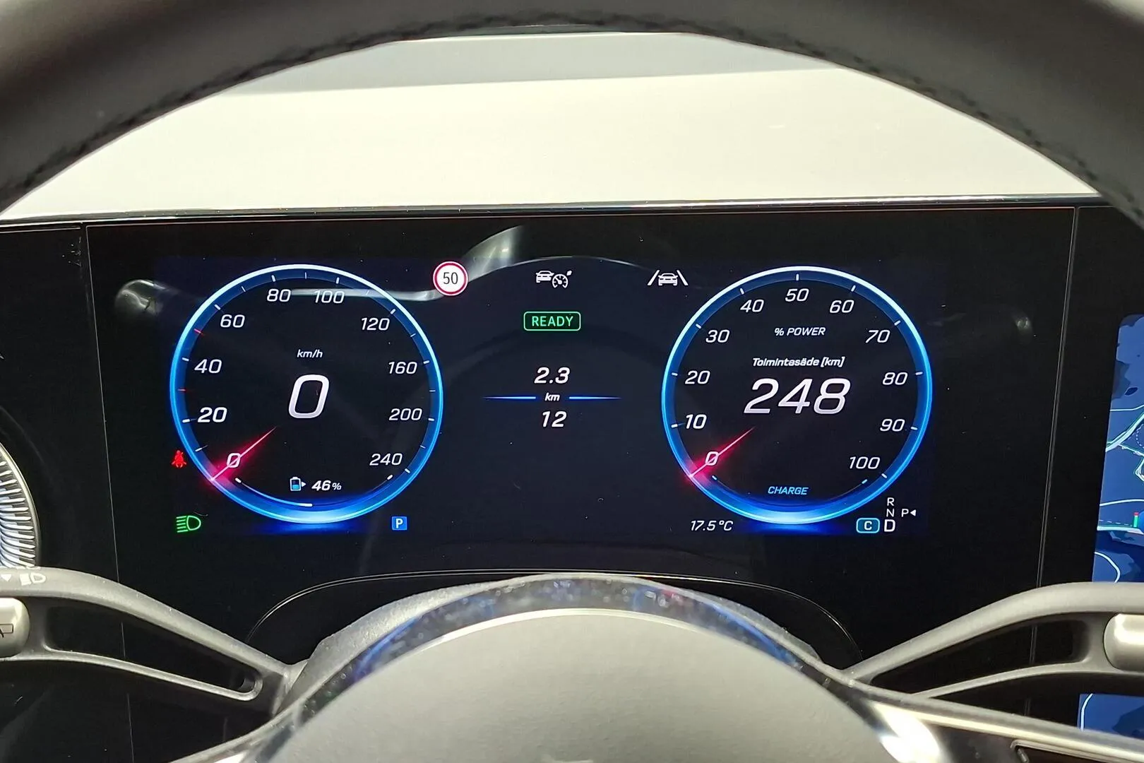 Mercedes-Benz GLB FTG-880 carousel image