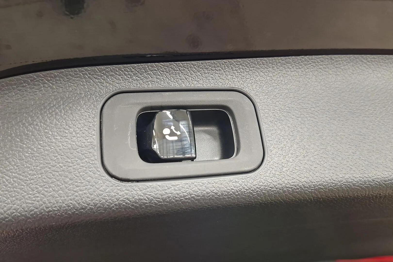 Mercedes-Benz GLB FTG-880 carousel image