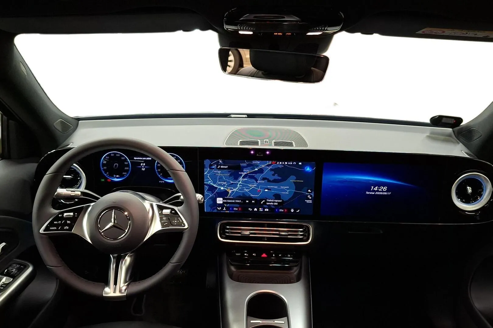 Mercedes-Benz GLB FTG-880 carousel image