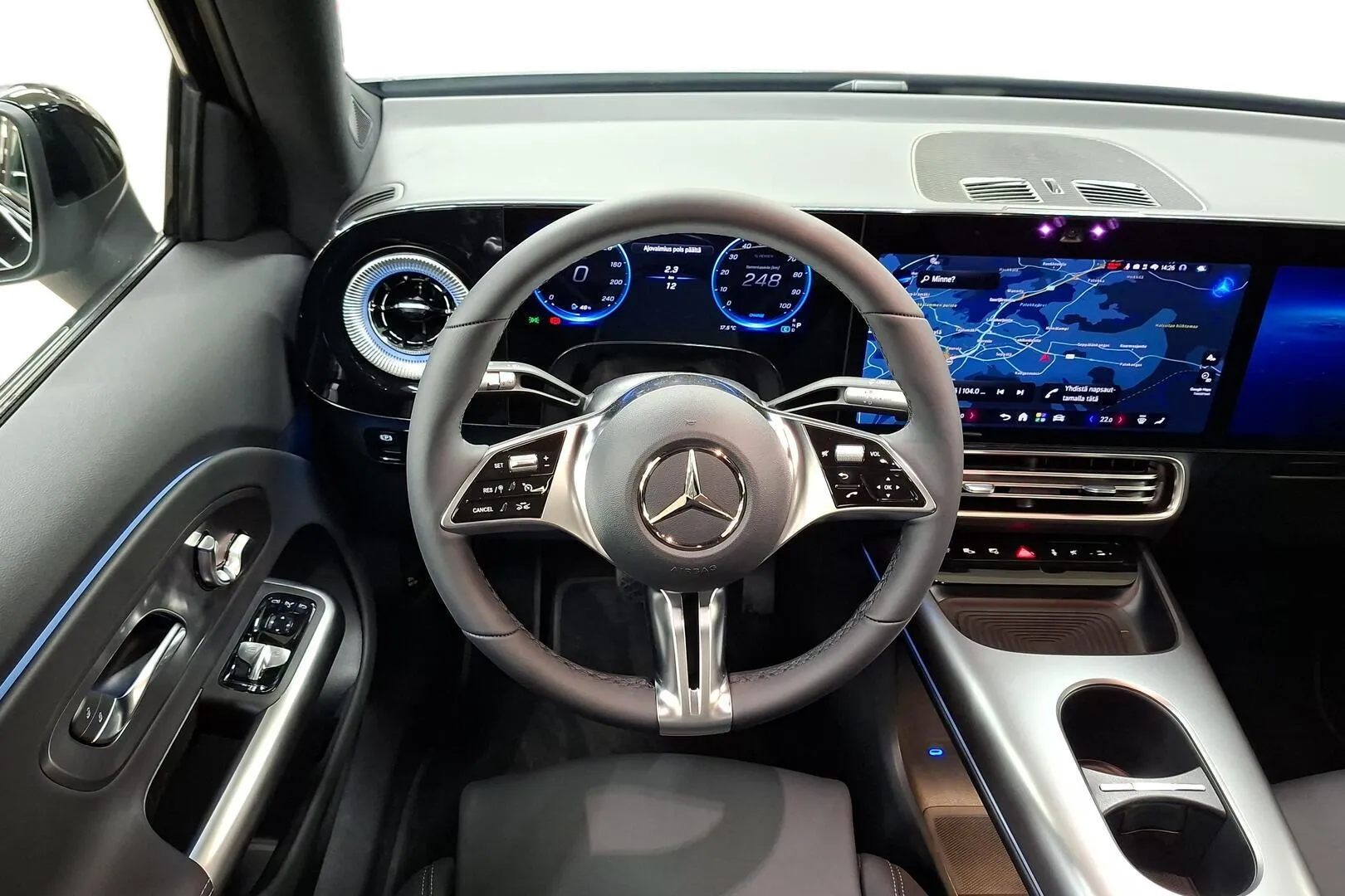 Mercedes-Benz GLB FTG-880 carousel image