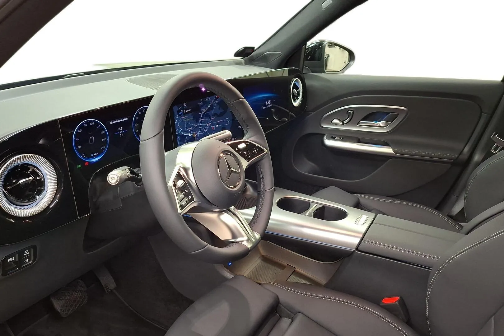 Mercedes-Benz GLB FTG-880 carousel image