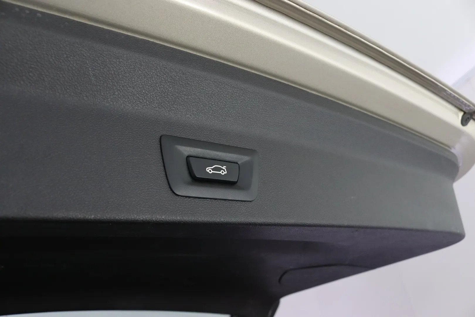 BMW X3 COU-570 carousel image