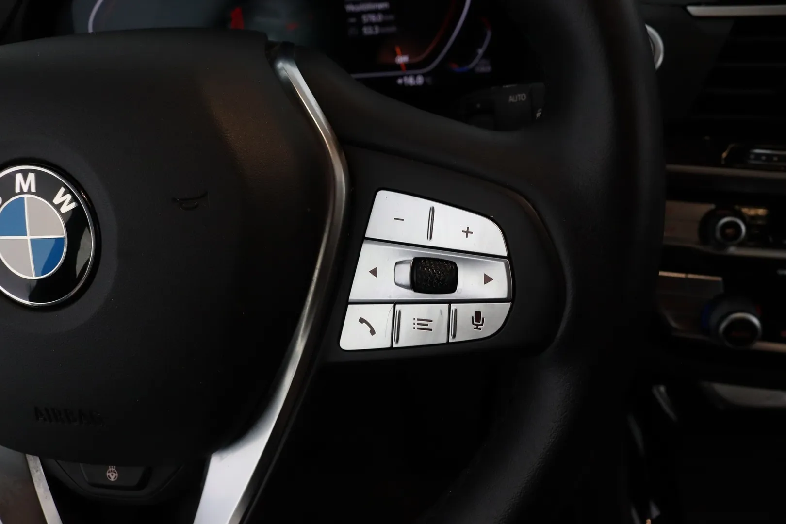 BMW X3 COU-570 carousel image