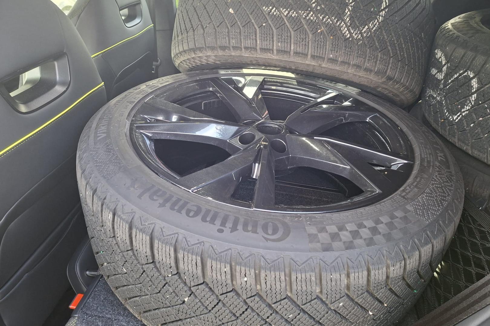Skoda Elroq 85x 4x4 RS 2025, photo 8/8