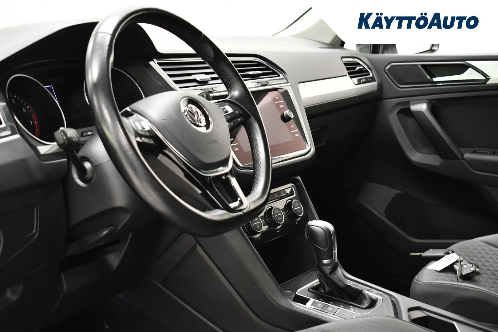 Volkswagen Tiguan GMV-959 carousel image