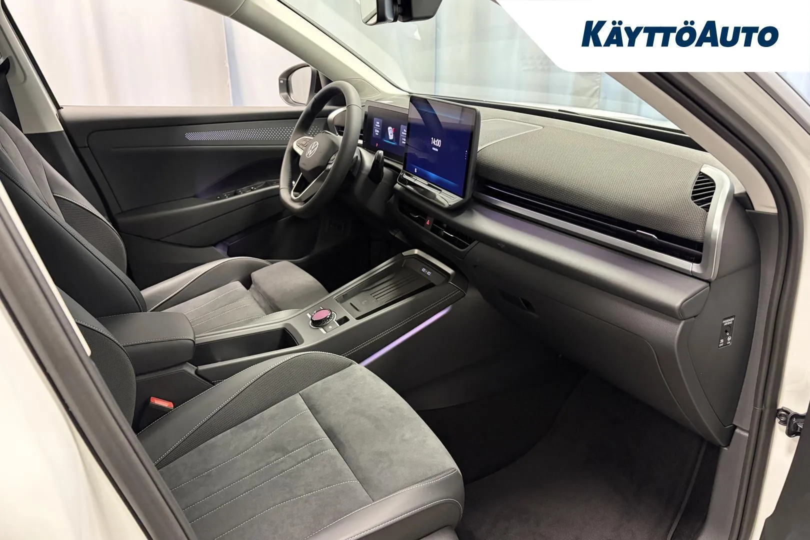 Volkswagen T-Roc FTE-230 carousel image