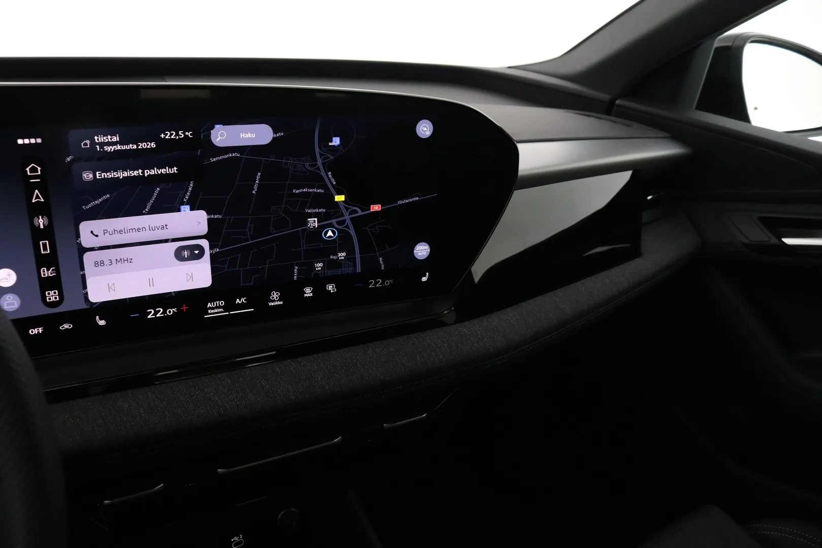 Audi Q6 e-tron ITJ-723 carousel image