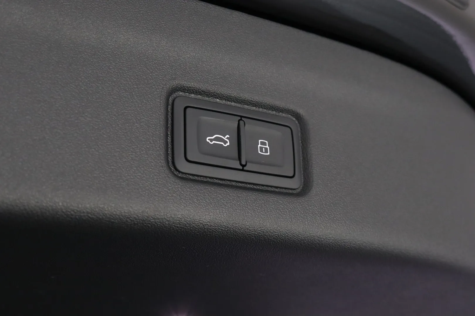 Audi Q6 e-tron ITJ-723 carousel image