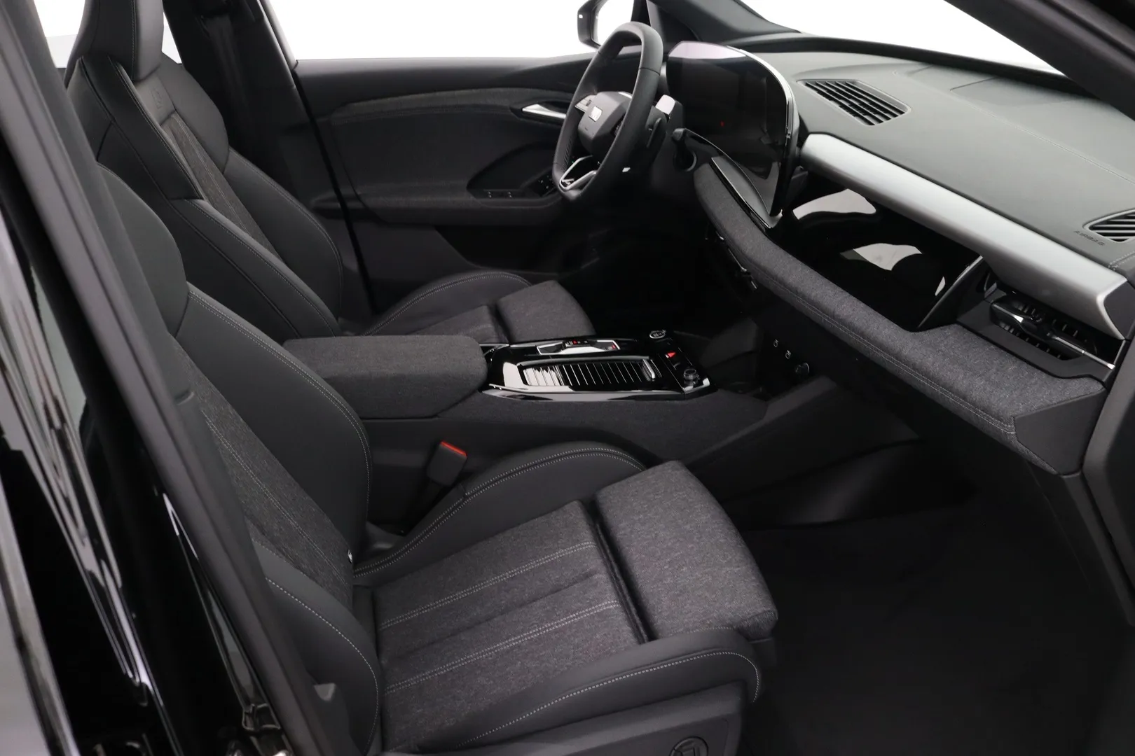 Audi Q6 e-tron ITJ-723 carousel image