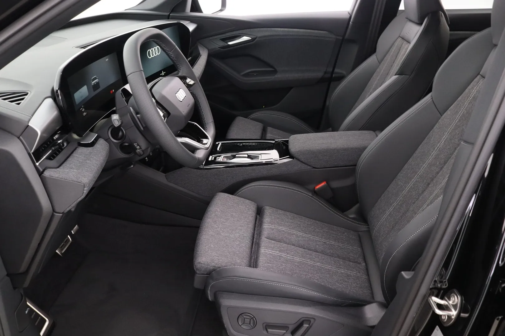 Audi Q6 e-tron ITJ-723 carousel image