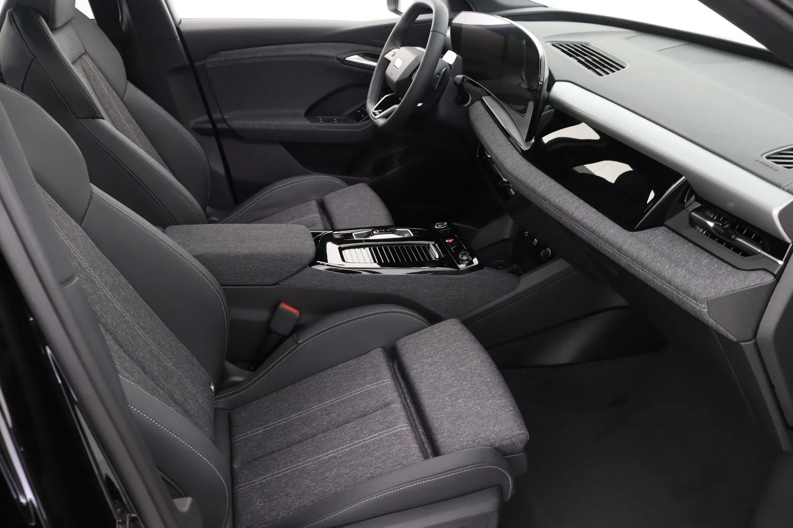 Audi Q6 e-tron ITJ-723 carousel image