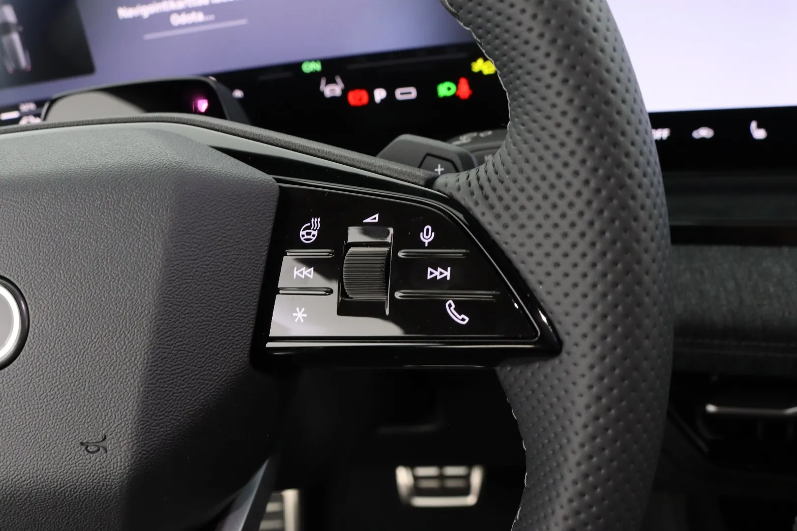 Audi Q6 e-tron ITJ-723 carousel image