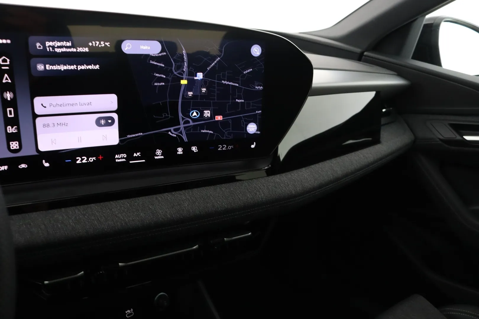 Audi Q6 e-tron ITJ-723 carousel image