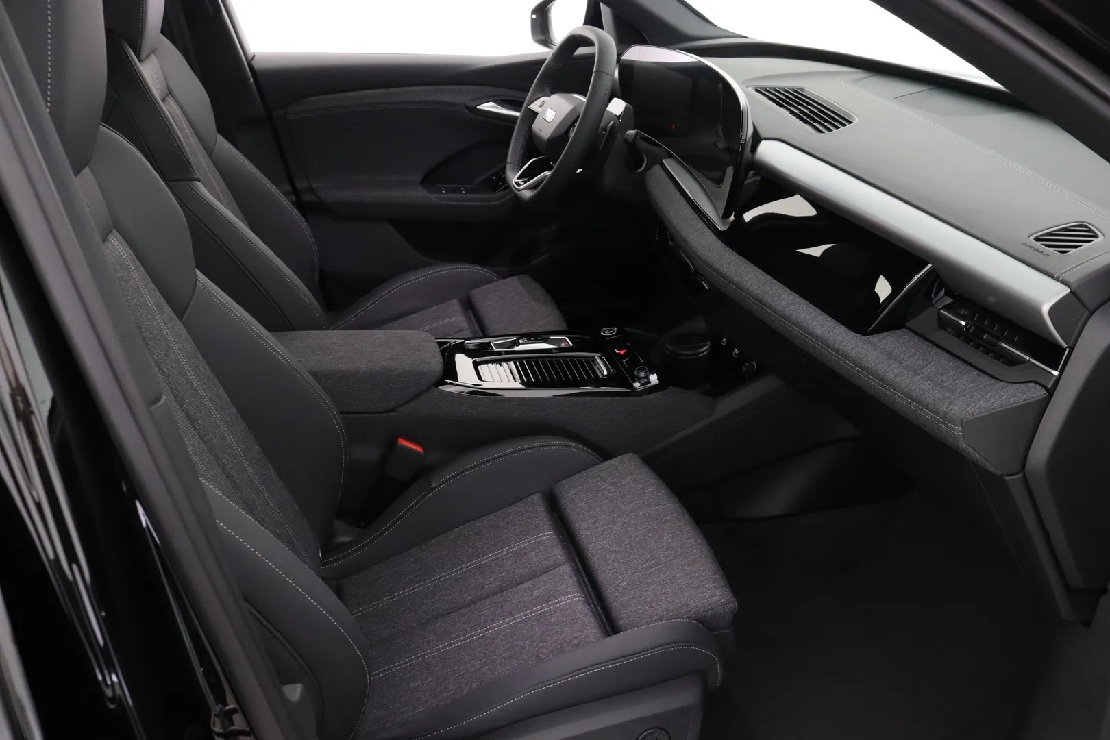 Audi Q6 e-tron ITC-675 carousel image