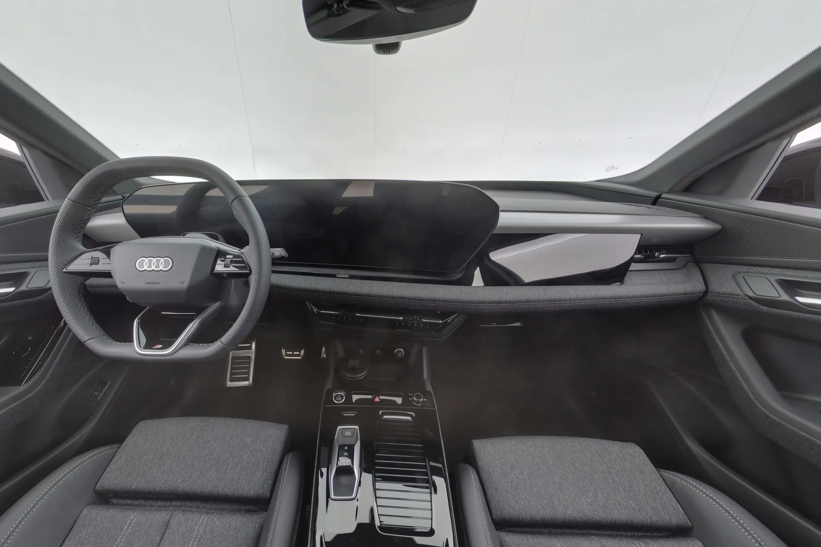 Audi Q6 e-tron ITC-675 carousel image