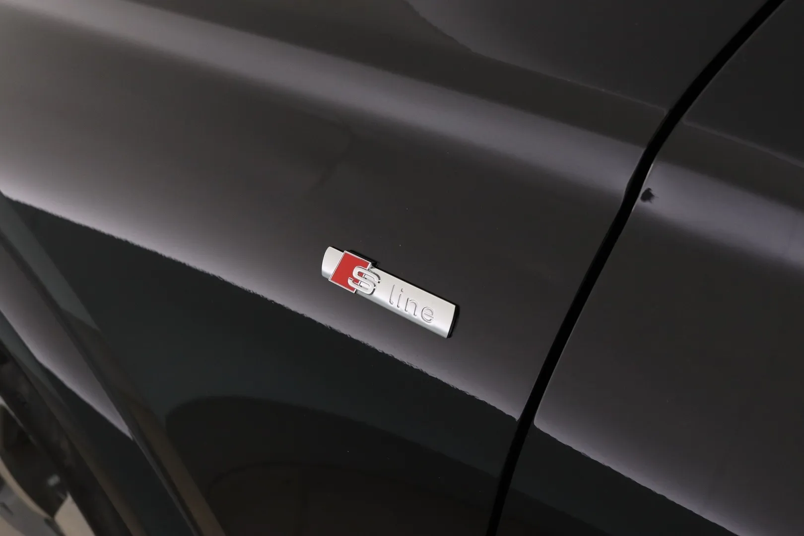 Audi Q6 e-tron ITC-675 carousel image
