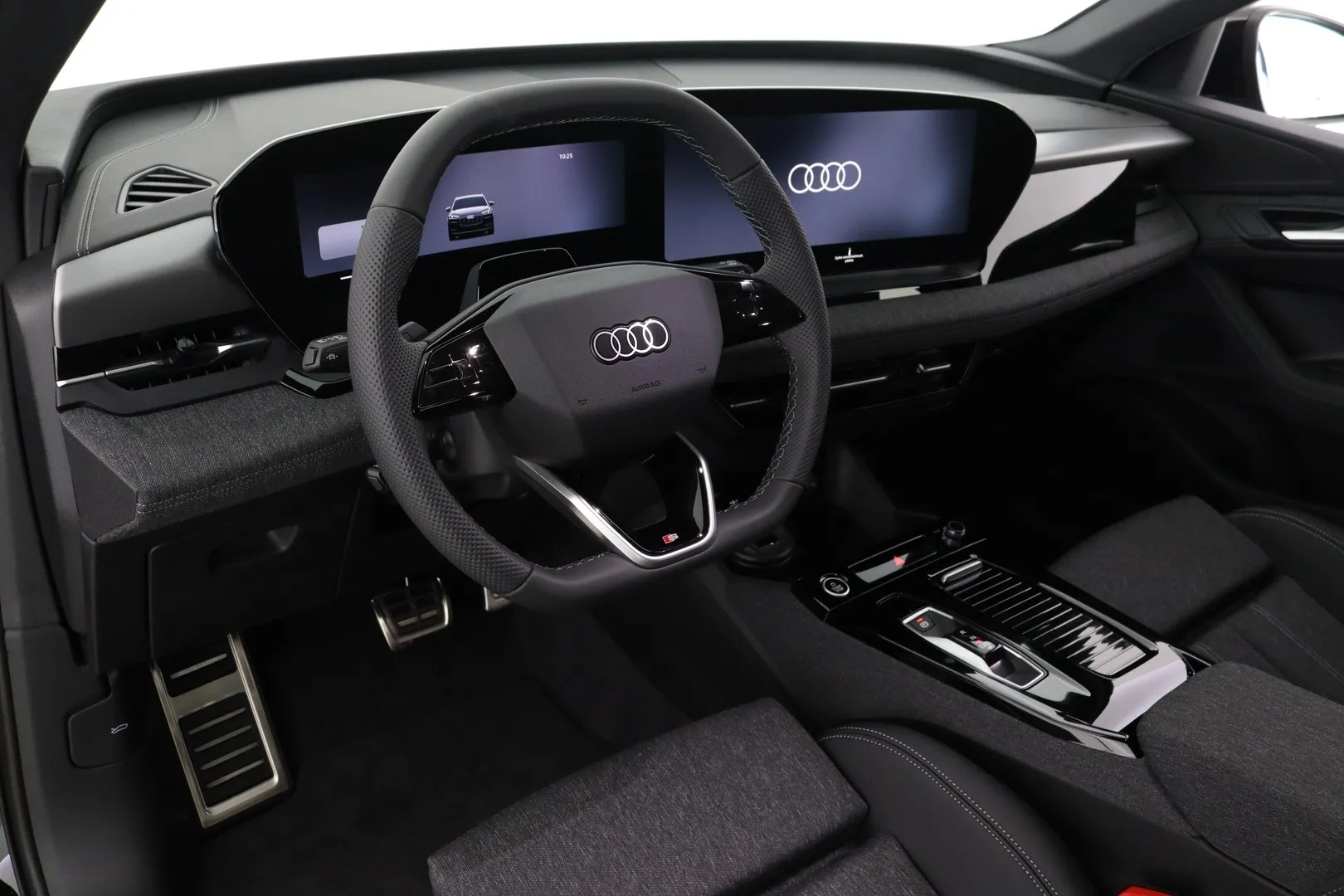 Audi Q6 e-tron ITC-675 carousel image
