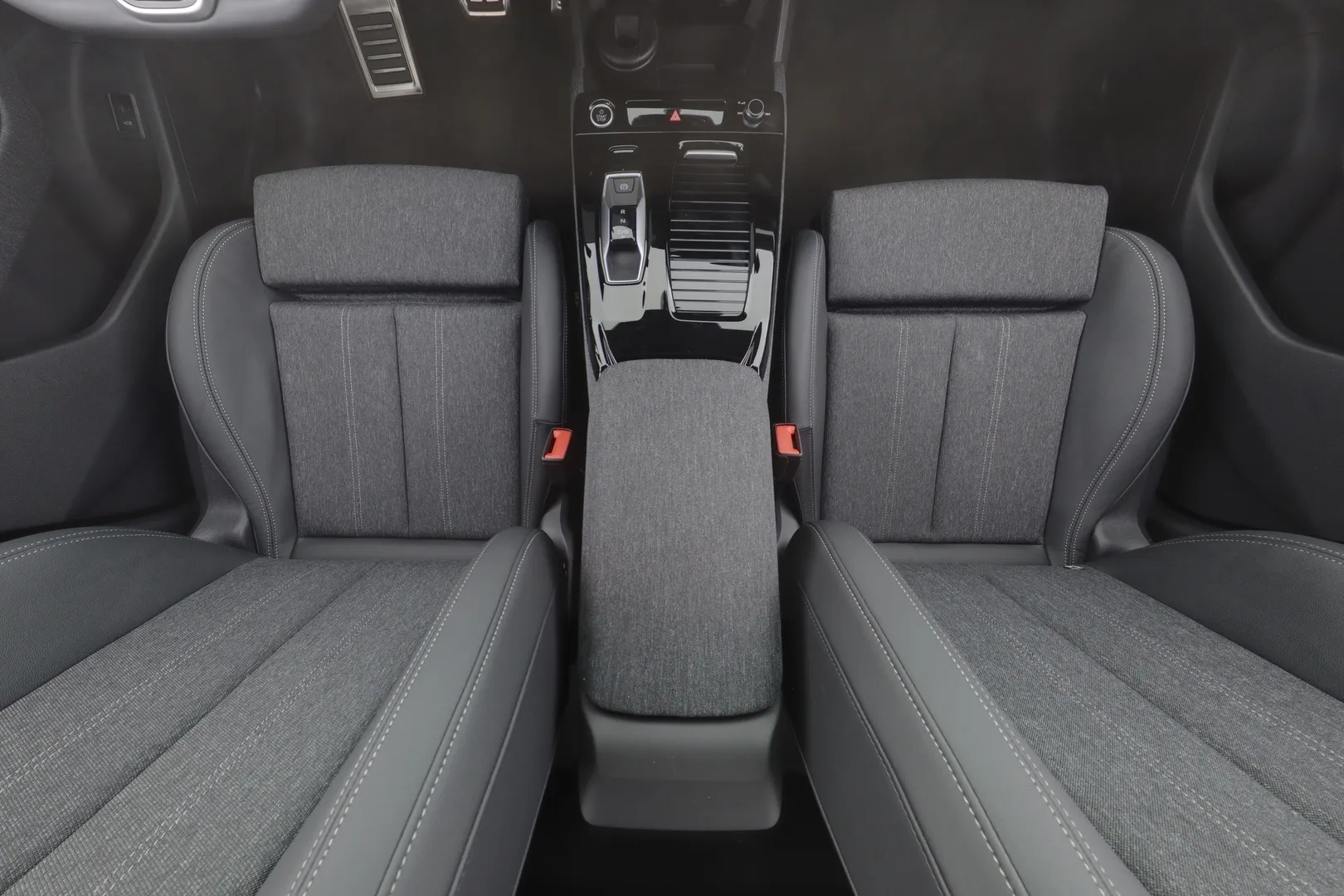 Audi Q6 e-tron ITC-675 carousel image