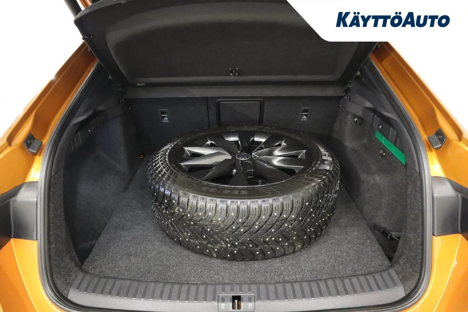 Skoda Enyaq YXS-557 carousel image
