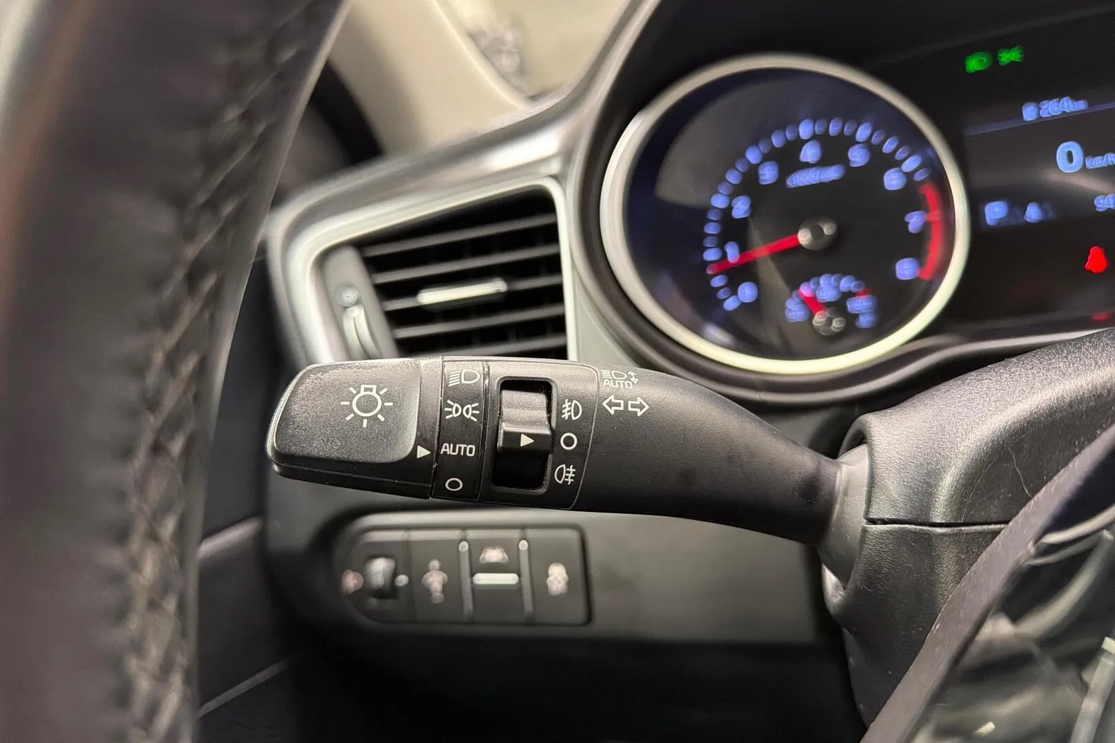 Kia Ceed CMC-446 carousel image