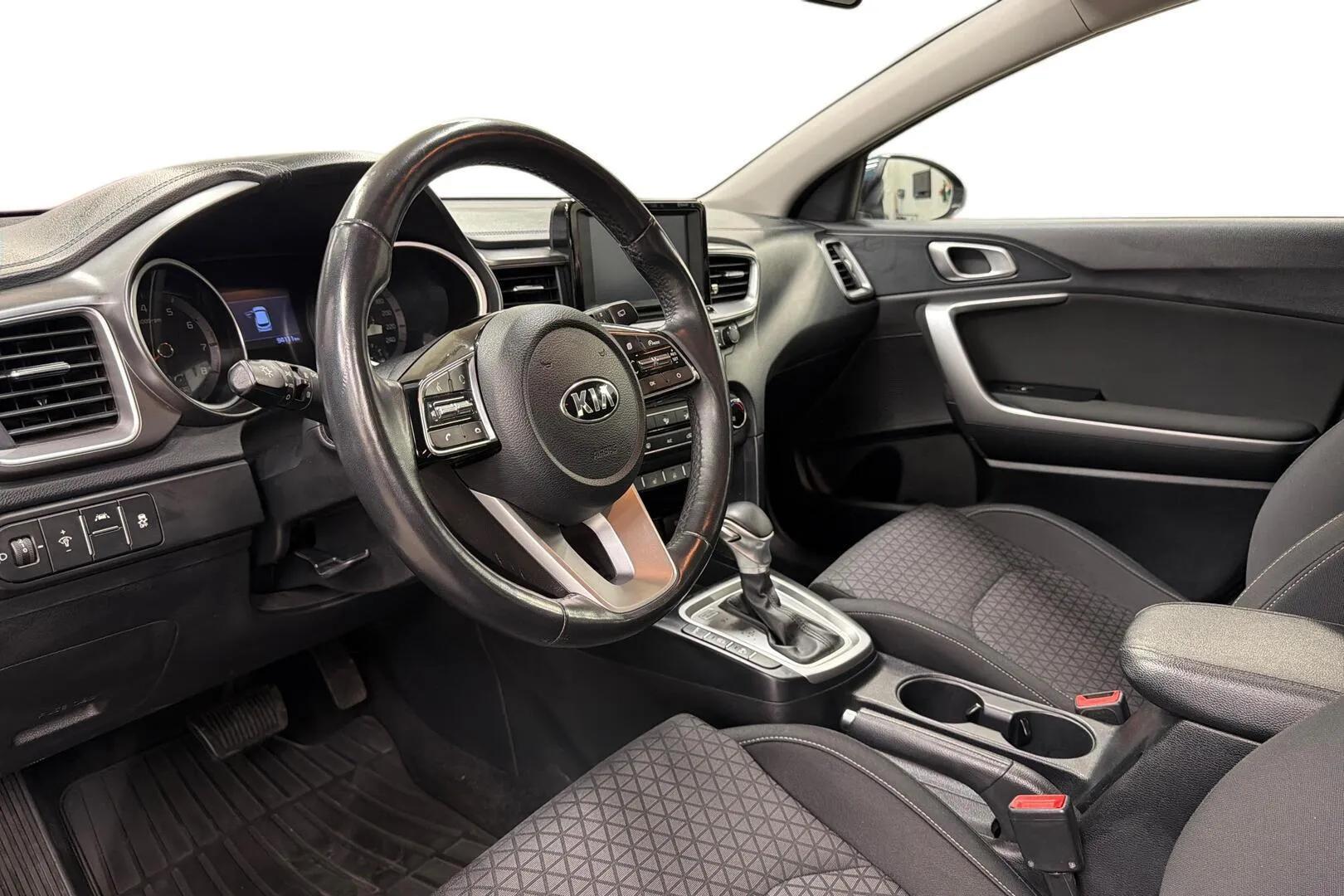 Kia Ceed CMC-446 carousel image