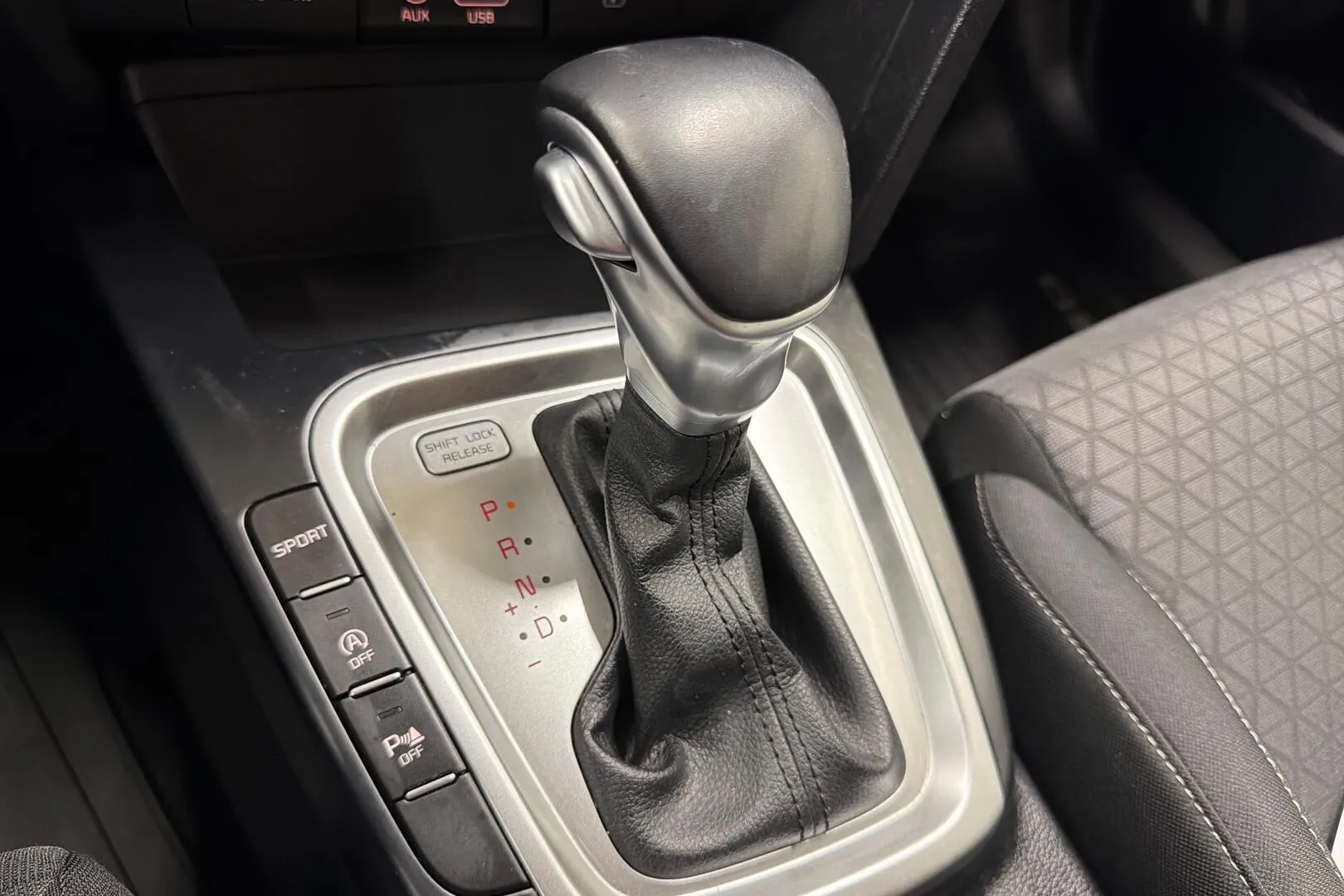 Kia Ceed CMC-446 carousel image