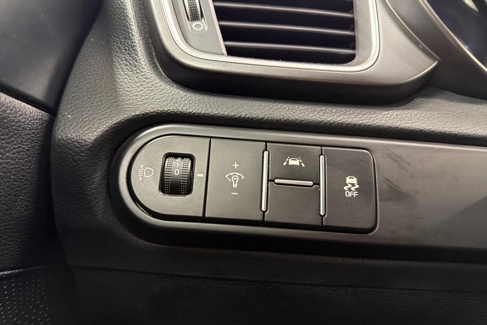 Kia Ceed CMC-446 carousel image