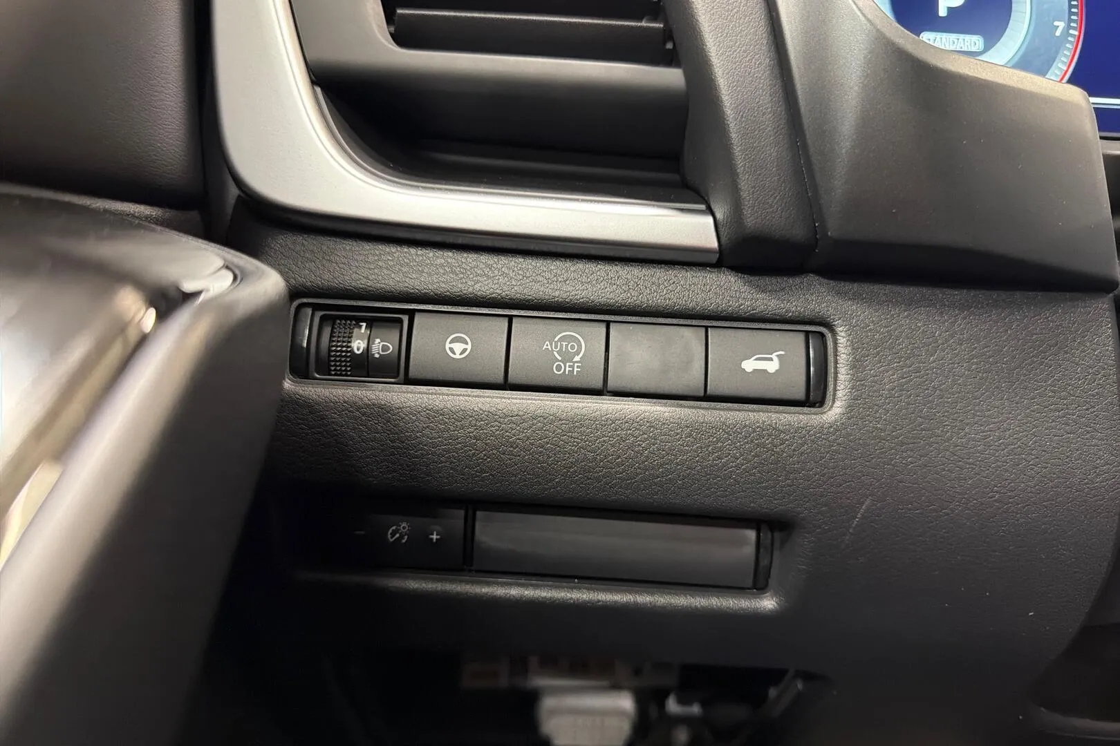 Nissan Qashqai SZS-156 carousel image