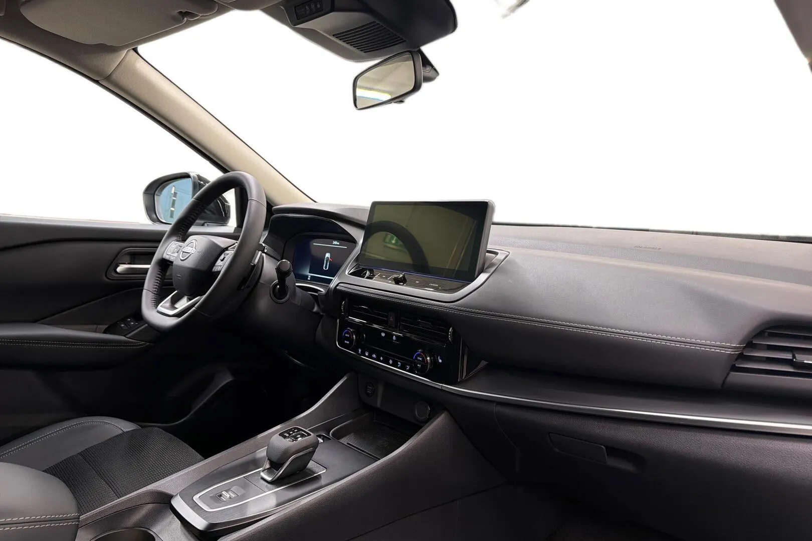 Nissan Qashqai SZS-156 carousel image