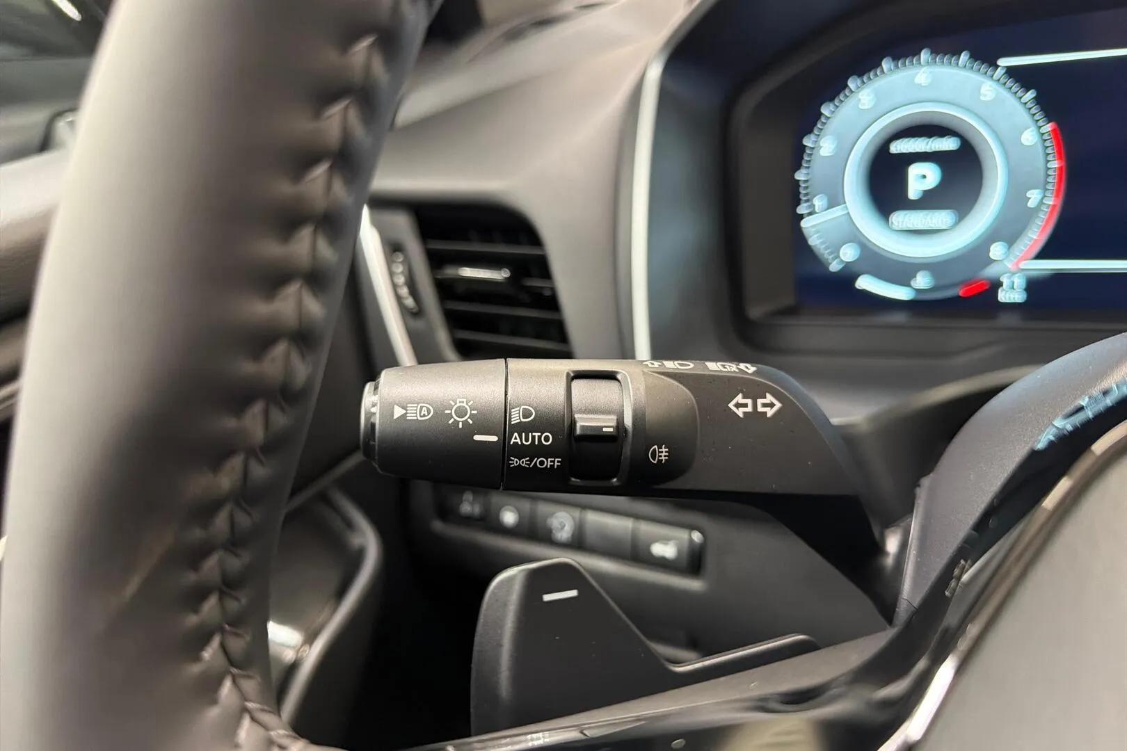 Nissan Qashqai SZS-156 carousel image