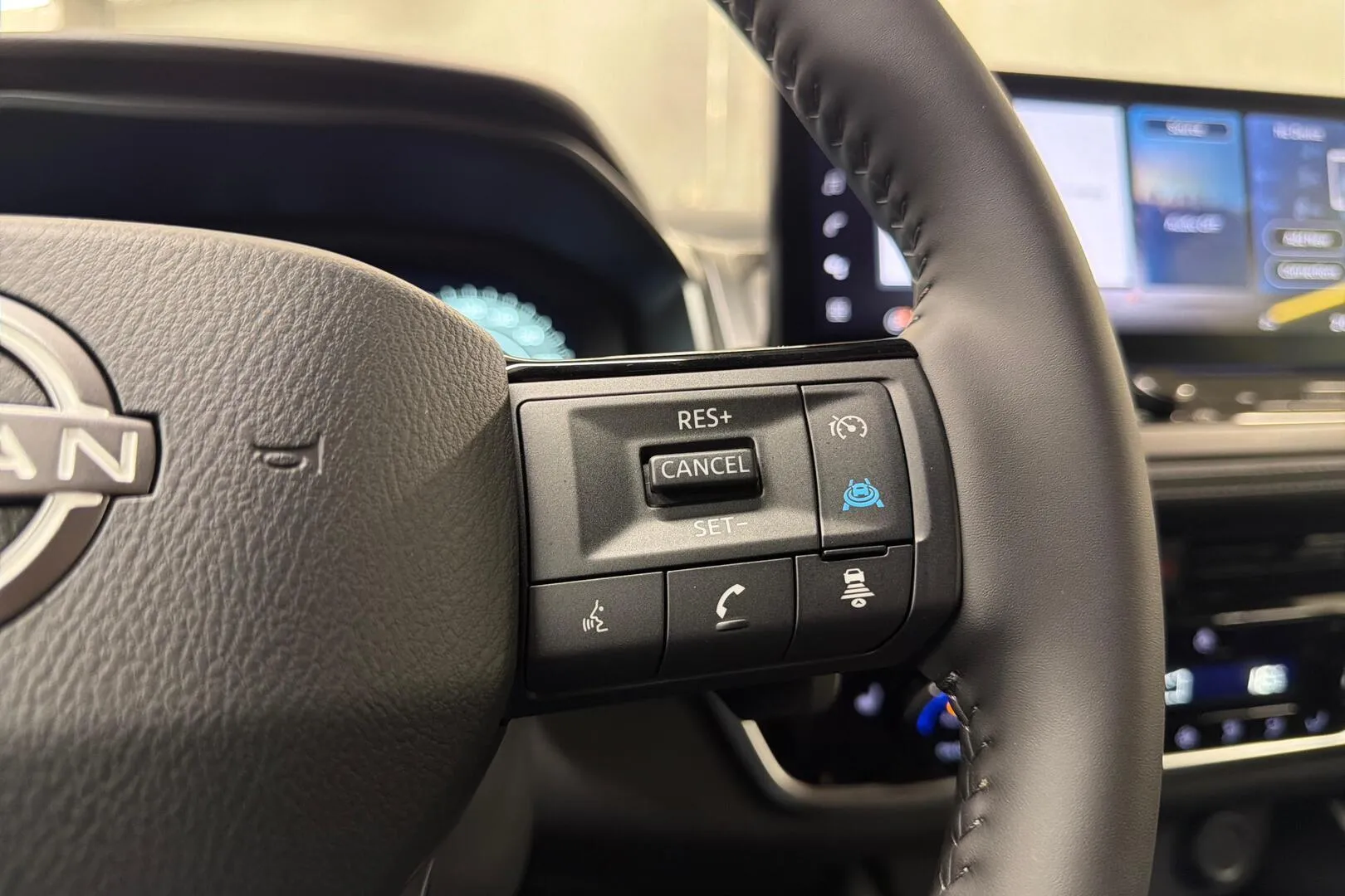 Nissan Qashqai SZS-156 carousel image