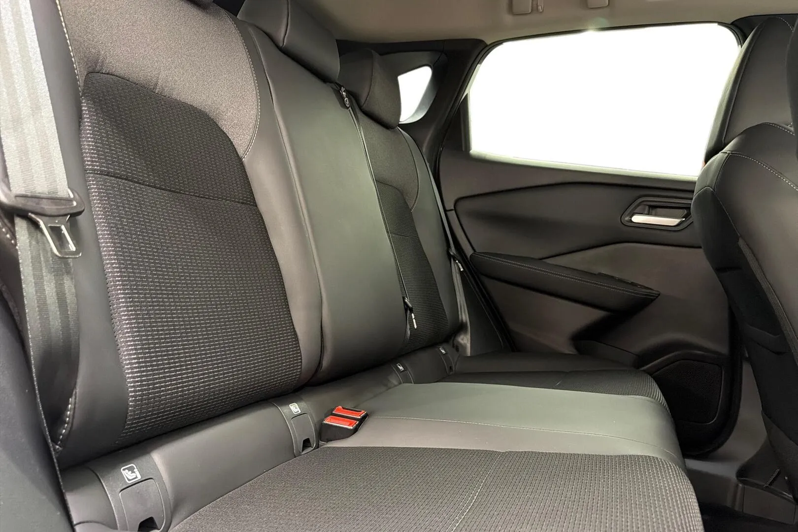 Nissan Qashqai SZS-156 carousel image