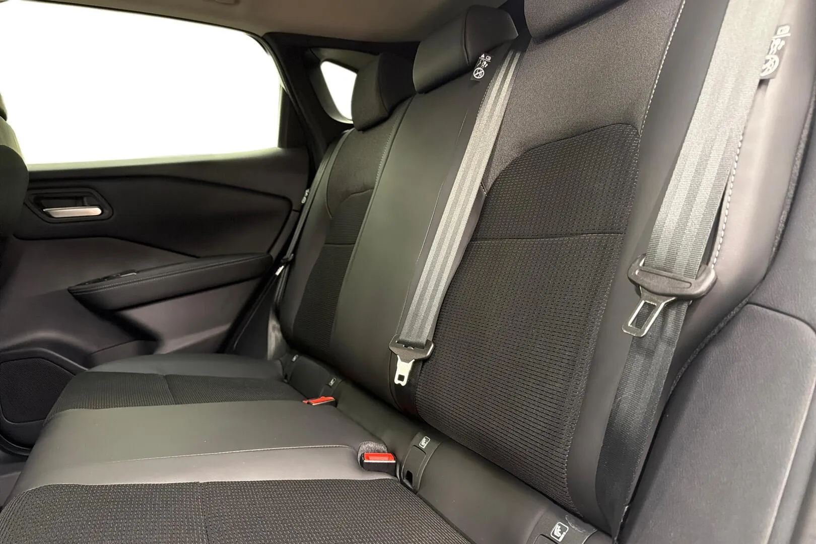 Nissan Qashqai SZS-156 carousel image