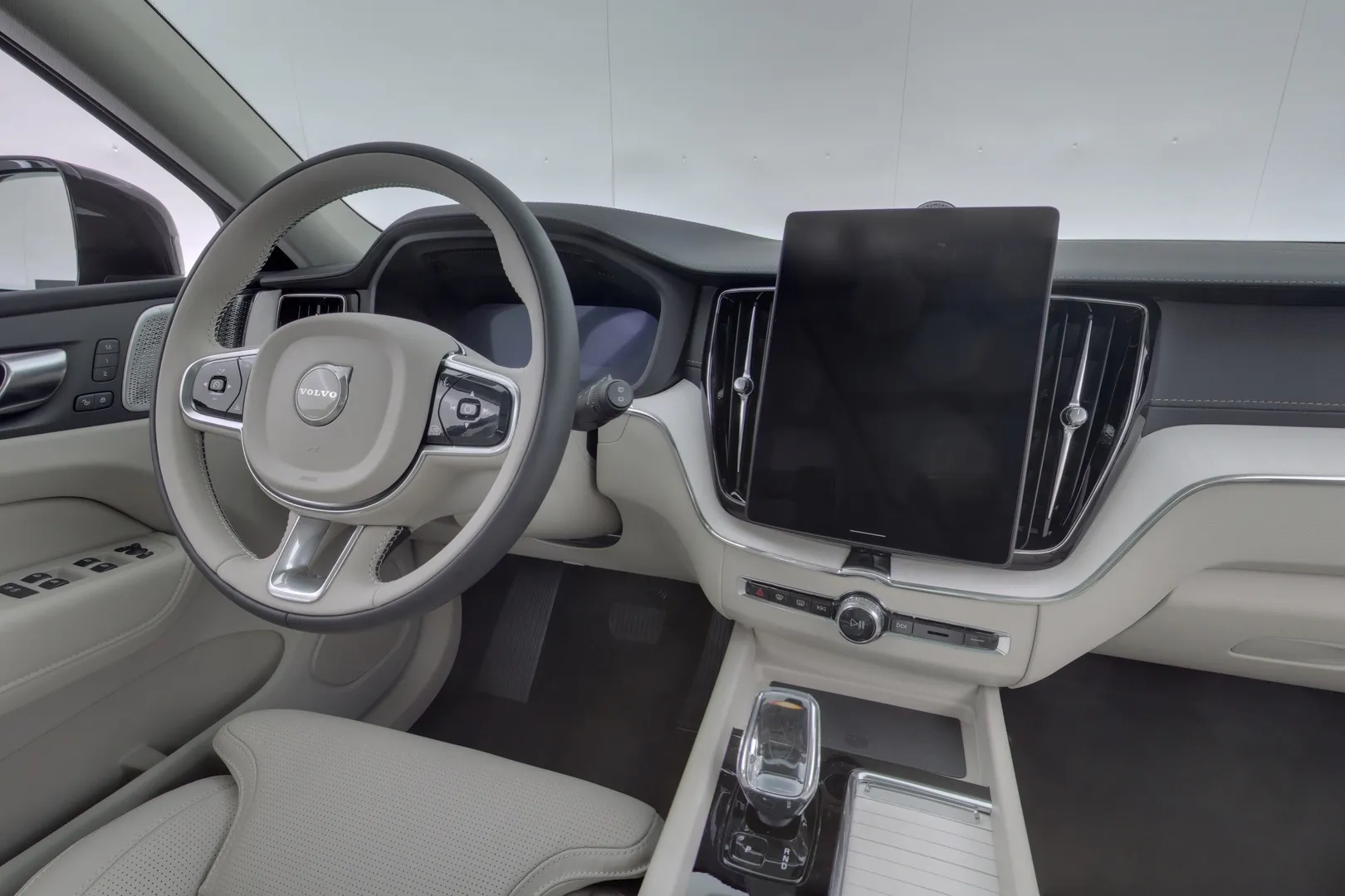 Volvo XC60 NOV-289 carousel image